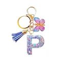 Porte-clés lettre P en résine avec paillettes violettes, papillon et pompon bleu - Lettre P Pailletée Violet-Bleu (QS2157)