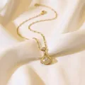 Elegante collar de abanico en oro 18K con piedra móvil y detalles de diamantes en seda - Collar de Pendiente en Forma de Abanico (X0532) / Dorado