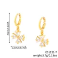 Gouden ster oorbellen met zirkoonstenen, hefboomsluiting en een lengte van 2,8 cm - Gouden Kruisster Stijl / Goud Witte Zirkonia