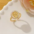 Anello in oro con Maria Vergine, corona di diamanti geometrici e fascia aperta - Stile Rilievo Pavé Vergine Maria