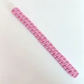 Detalle de la abrazadera de cortina bohemia rosa tejida a mano con textura de algodón - 24cm L * 2cm A / Rosa