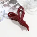 Deep burgundy glossy hair claw clip with twisted heart design and smooth finish - Twisted Style / Burgundy