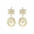 Boucles d'oreilles feuilles dorées avec zircons et perles pendantes - Or