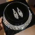Parure de bijoux avec collier et boucles d'oreilles en strass goutte d'eau argenté - Style 2 Fleur en Strass Multicouche / Argent