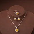 Parure élégante en zircon jaune incluant collier, bague et boucles d'oreilles sur socle. - Ensemble Collier Boucles d'Oreilles Et Bague / Argent-Jaune