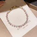 Détail du bracelet de style français avec des oxydes de zirconium roses et clairs - Strass Losange Micro-Pavé (42#) / Argent-Rose (42#)