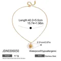 Collana dorata in acciaio inossidabile con ciondolo a raggiera e finitura impermeabile - Stile Raggi di Sole (JDN0306050)