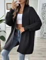 Details der schwarzen Grobstrick-Strickjacke mit lockerem Drop-Shoulder-Design - Einheitsgröße / Oberteile / Schwarz