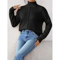 Damen Strickpullover in Schwarz mit halbem Stehkragen und dekorativen Nähten - S / Schwarz