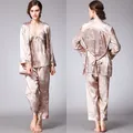 Conjunto de pijama de tres piezas en satén de seda oro champán con estampado floral - Camel