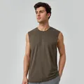 Heren yoga tanktop met brede schouder, ademende modal stof in donker olijfgroen - S / Tops / Theebruin