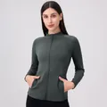 Chaqueta térmica de yoga para mujer con cremallera y cuello alto en color verde musgo oscuro - S / gris oscuro