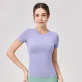 T-shirt sportiva color lavanda vestibilità slim a maniche corte e girocollo - Viola