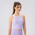 Damen Yoga-Top in Lavendel mit weißem Kontrastrand und passender High-Waist-Leggings - S / Helllila
