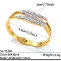 Goldener 18K Edelstahl-Wellenarmreif mit weißen Strasssteinen und Druckverschluss - Zweireihiger Strass-Stil (SS-YS288)