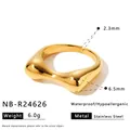 Bague ondulée irrégulière en acier inoxydable doré avec largeurs de 2,3 mm et 6,5 mm - Taille 6 / Style Vague Épurée (NB-R24626) / NB-R24626