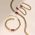 Luxus-Schmuckset aus vergoldetem Edelstahl mit rechteckigen roten Zirkonia-Anhängern - Halskette Armband Und Ohrringe (TZ004)