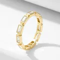 Elegante anello in argento S925 dorato con zirconi rettangolari a taglio baguette intorno - US 5 / Giallo