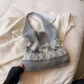 Grey knit tote bag with XOXO pattern and pearl details in a vintage crochet style - Pearl Lettering / XO Grey