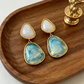 2605097a Light Blue Gradient Geometric Pendant