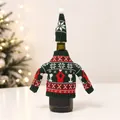 Détail de la housse de bouteille de Noël avec mini pull tricoté et motif d'élan vert - Vert Flocon de Neige Renne / Pull + Chapeau Ensemble 2 Pièces