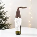 Funda navideña para botella de vino de gnomo con gorro de espiga y barba de felpa - Funda de Botella de Vino Estampada en Color Café