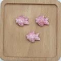 Perline a pesce in ceramica rosa smaltata per gioielli fai-da-te e collane artigianali - Rosa