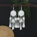 Orecchini etnici Miao con nappe lunghe e intricato design a girasole in finitura argento - Nappa a Cono con Pendaglio Girasole (E2449-1) / Argento