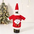 Détail du couvre-bouteille de vin avec ours en peluche 3D et mini pull de Noël - Ours
