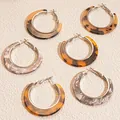 Dreiteiliges Acetat-C-Reifen-Ohrring-Set mit Leoparden- und Marmormuster - Leopardenmuster