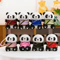 Gruppe von süßen Pandabären in farbenfrohen traditionellen chinesischen Hanfu-Gewändern - Traditioneller Stil Panda - 15cm / 15cm