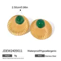 Vintage vergulde roestvrijstalen oorknopjes met ingelegde groene edelsteen kralen - Gouden Waaier-vormige Radiale Getextureerde Groene Agaat Stijl (JDEW2409011)