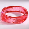Rosa durchscheinender Harz-Armreif mit holografischem Glitzer und geometrischem Design - Breiter Harz-Stil (11)