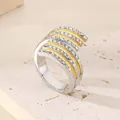 Vintage zweifarbiger Titanstahlring mit funkelnden Kristallen für Herren und Damen. - US 7 / Wellenförmig Gelaschter Zirkon Ring (KR108353-K)