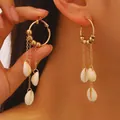 Boucles d'oreilles créoles dorées bohèmes avec chaînes et coquillages naturels - Coquillage Multicouche Doré (11272)