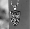 Collier bouclier argenté vintage avec relief de l'Archange Michel, croix et épée - Pendentif Archange Style Russe (A0704) (Avec Chaîne)
