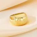 Bague dôme élégante en acier inoxydable poli plaqué or 18 carats pour hommes et femmes - US 6 / Style Poli Miroir Dôme de 16 mm de Large (KR35153-K) / Or