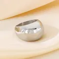 Bague dôme en acier inoxydable argenté poli avec un design organique et imposant - US 6 / Style Poli Miroir Dôme de 16 mm de Large (KR35154-K) / Acier