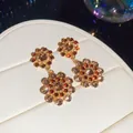 Κομψά σκουλαρίκια σε σχήμα λουλουδιού με στρας σαμπάνιας και κεχριμπάρι σε χρυσό - Ασημένια βάση σκουλαρίκι - Καφές