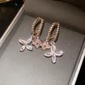 Elegante roségouden bloem hanger oorbellen met sprankelende kristallen vintage stijl. - Stijl 56 (HE32568)
