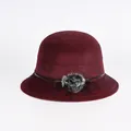 Chapeau cloche d'hiver en fausse fourrure de vison bordeaux avec détail pompon élégant - Rouge Vin (Pompon Unique)