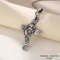 Pendente croce retrò in acciaio inossidabile con serpente e teschio, finitura argento - Due Ciondoli Dai Colori Vintage / Acciaio Inossidabile