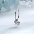 Cerchio per piercing da 0,8mm in argento con ciondolo a zampa scintillante. - Zampa di Gatto Bianca (A1281-5)