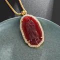 Collana religiosa placcata oro con ciondolo della Vergine Maria rossa e cristalli - Stile Ritratto della Vergine Maria / Rosso