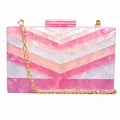 Abendtasche aus Acryl mit rosa V-Muster und goldener Kette für Damen im Sommer - Goldene Lange Kette