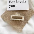 Pince à cheveux élégante en alliage doré avec perles blanches pour coiffures sophistiquées - Petite Perle Carrée