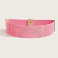 Detail van de brede roze elastische riem met glanzend lakleer en gouden knoopsluiting - Klein / Roze