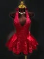 Elegante abito da sera in jacquard floreale rosso con scollo a V e grandi fiocchi. - S / Borgogna