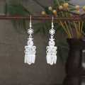 Orecchini pendenti etnici Miao in argento con fiori cavi e lunghe nappe a foglia - Nappa a Foglia e Sfera Traforata (E8268) / Argento