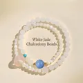 Pulsera de doble capa de cuentas de calcedonia blanca con cuenta azul y dije rosa - Pulsera-Blanco-Exquisita Caja de Regalo